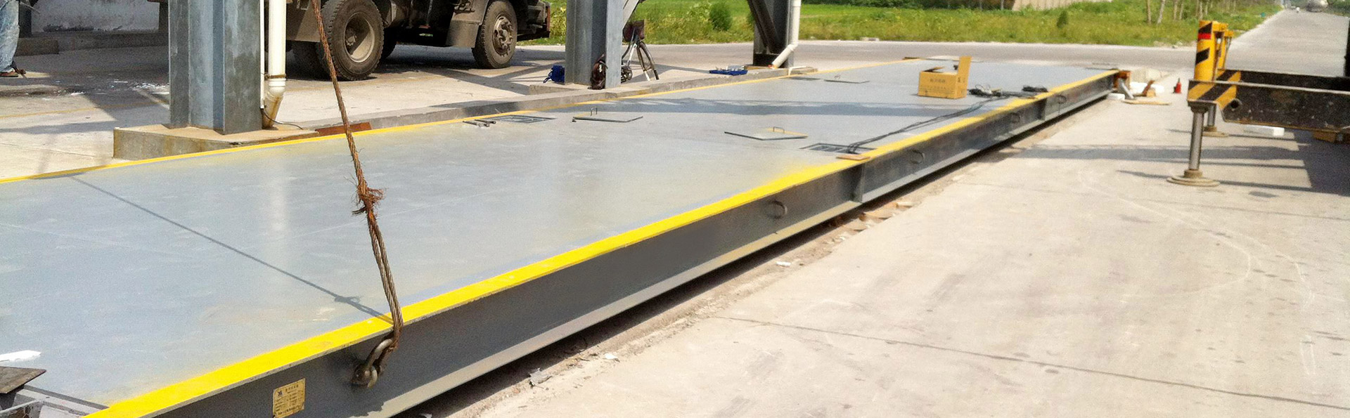 顎式破碎機(jī)現(xiàn)場(chǎng)圖